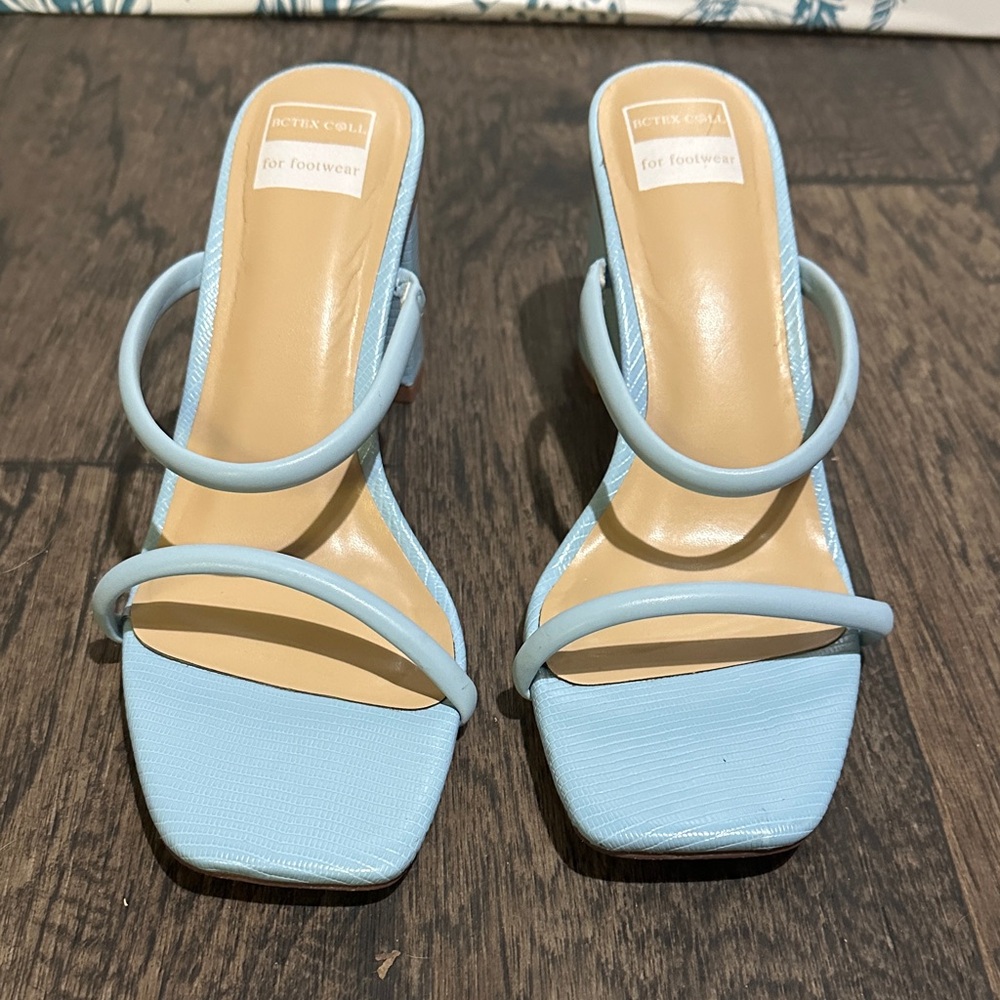 Stylish Light Blue Strappy Heels NWOB